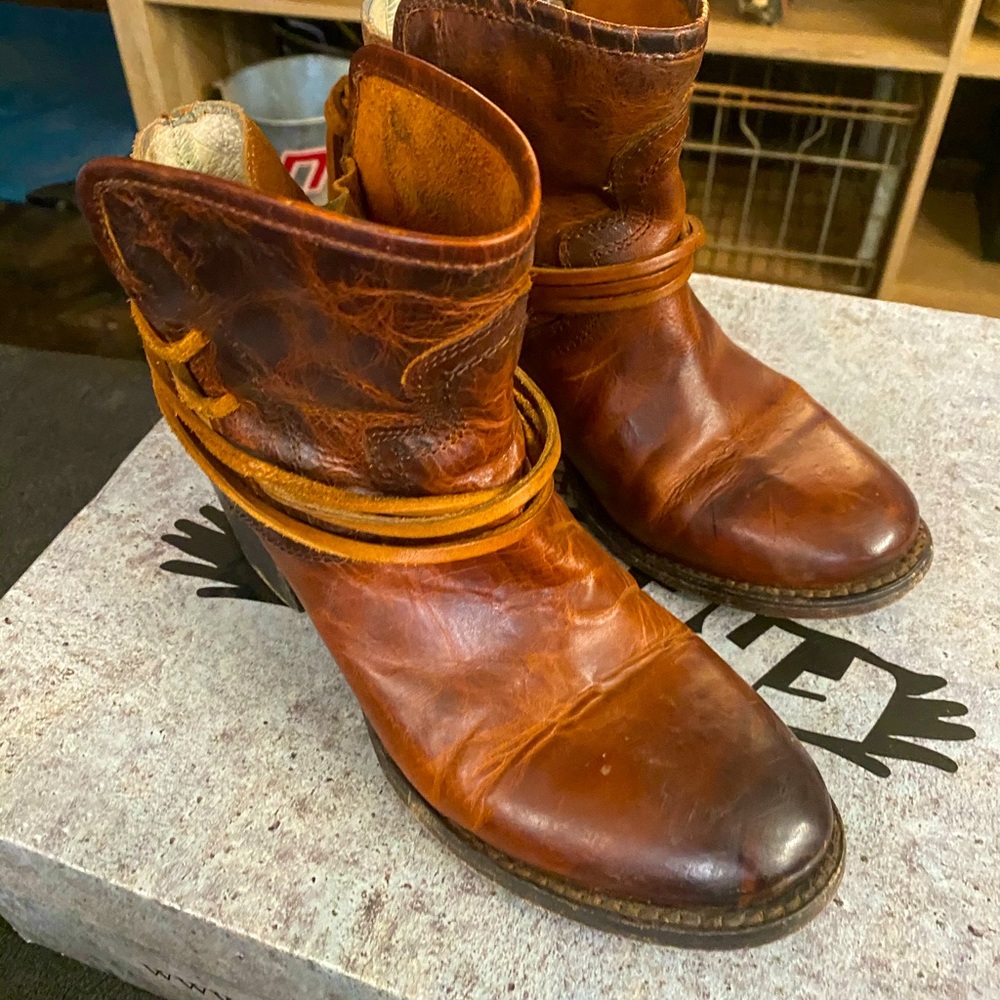 Freebird Casey in cognac